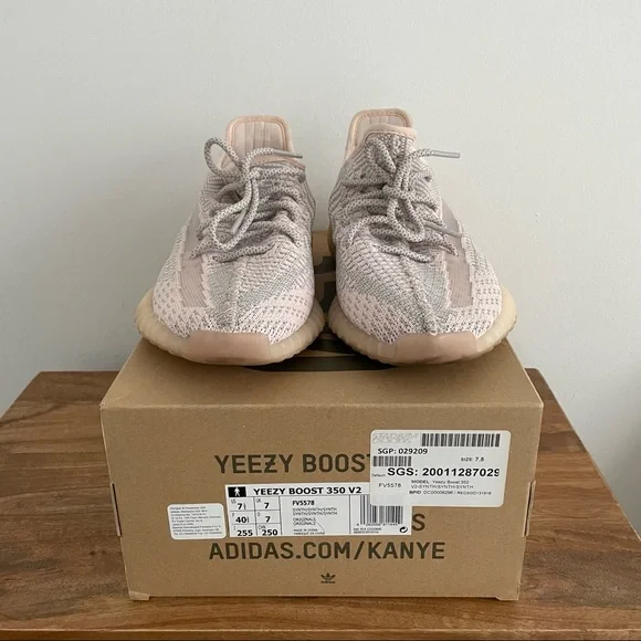 YEEZY BOOST SHOES 350 V2 SYNTH AUTHENTIC & in original box! - Picture 4 of 5